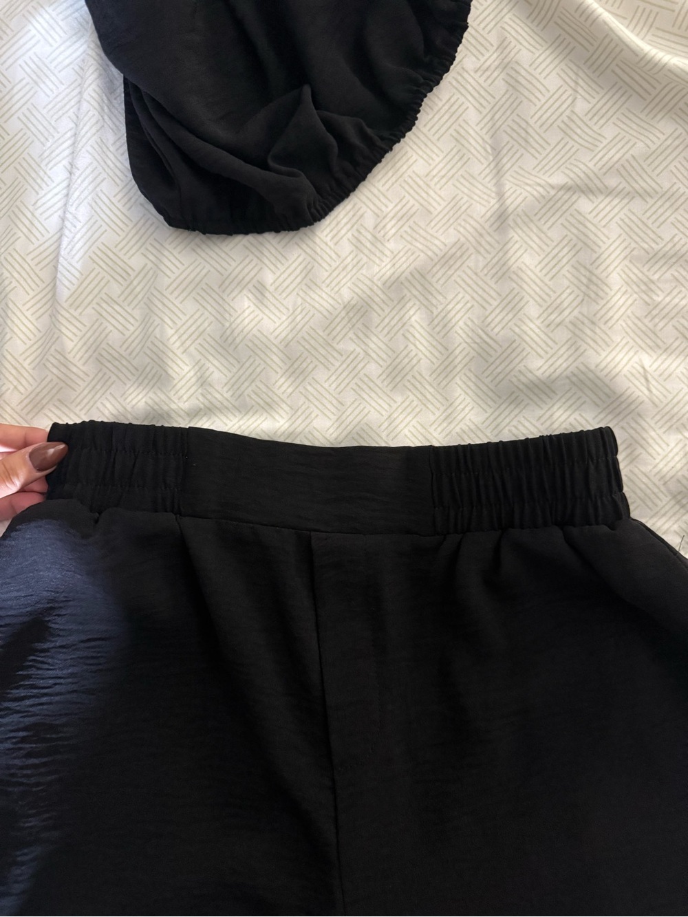 Black Ruffle Sleeve Crop Top & Shorts Set size small - Picture 5 of 6